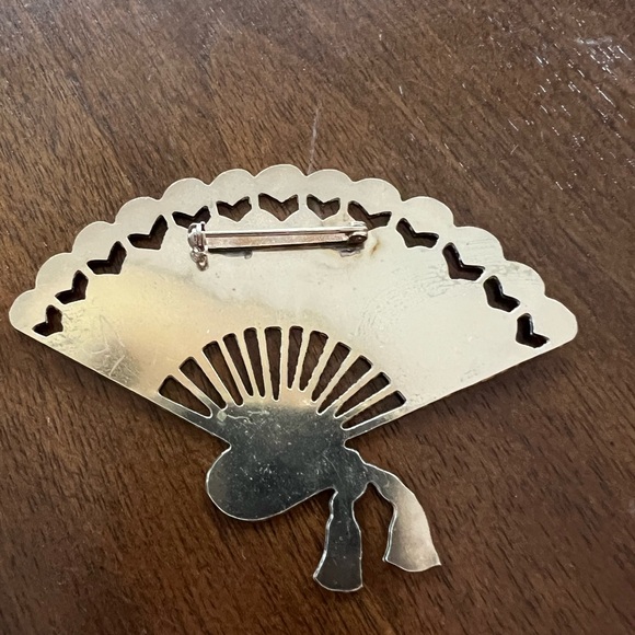 Silver toned Fan Brooch/Pin - Picture 2 of 3